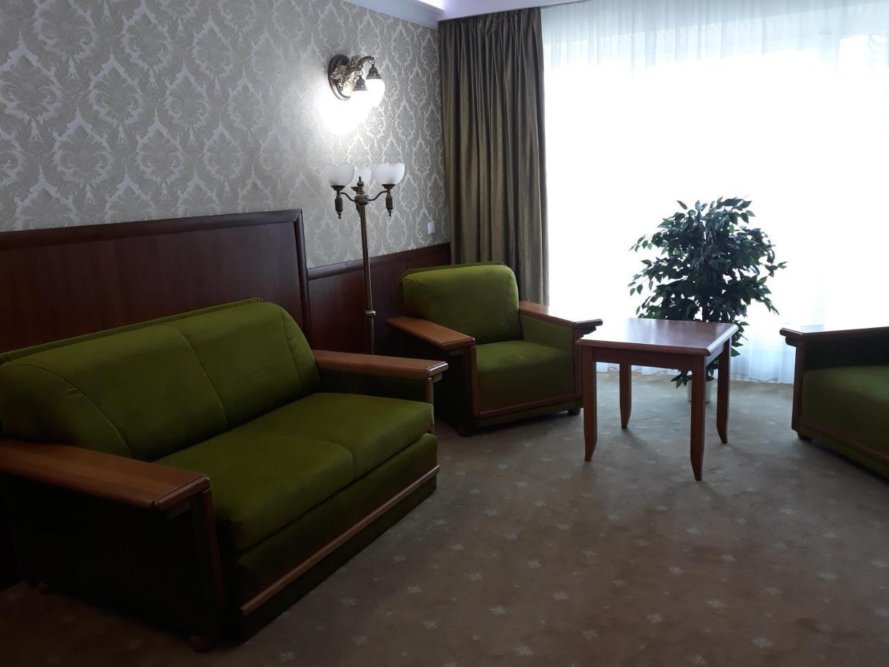 Hotel Imperium プシュチナ エクステリア 写真