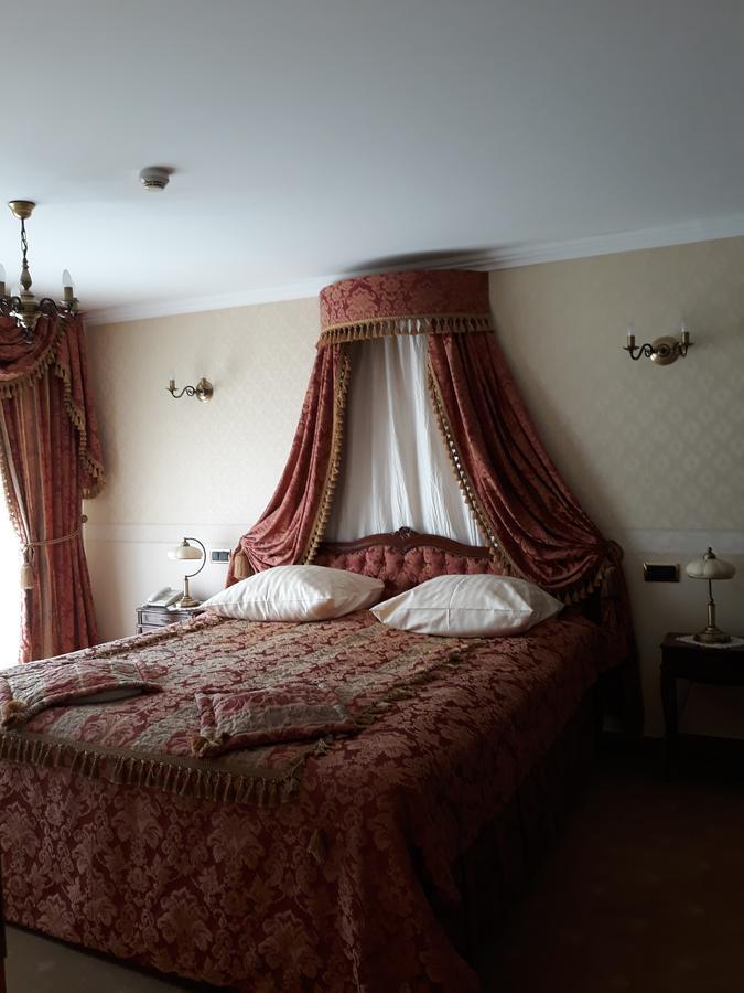 Hotel Imperium プシュチナ エクステリア 写真