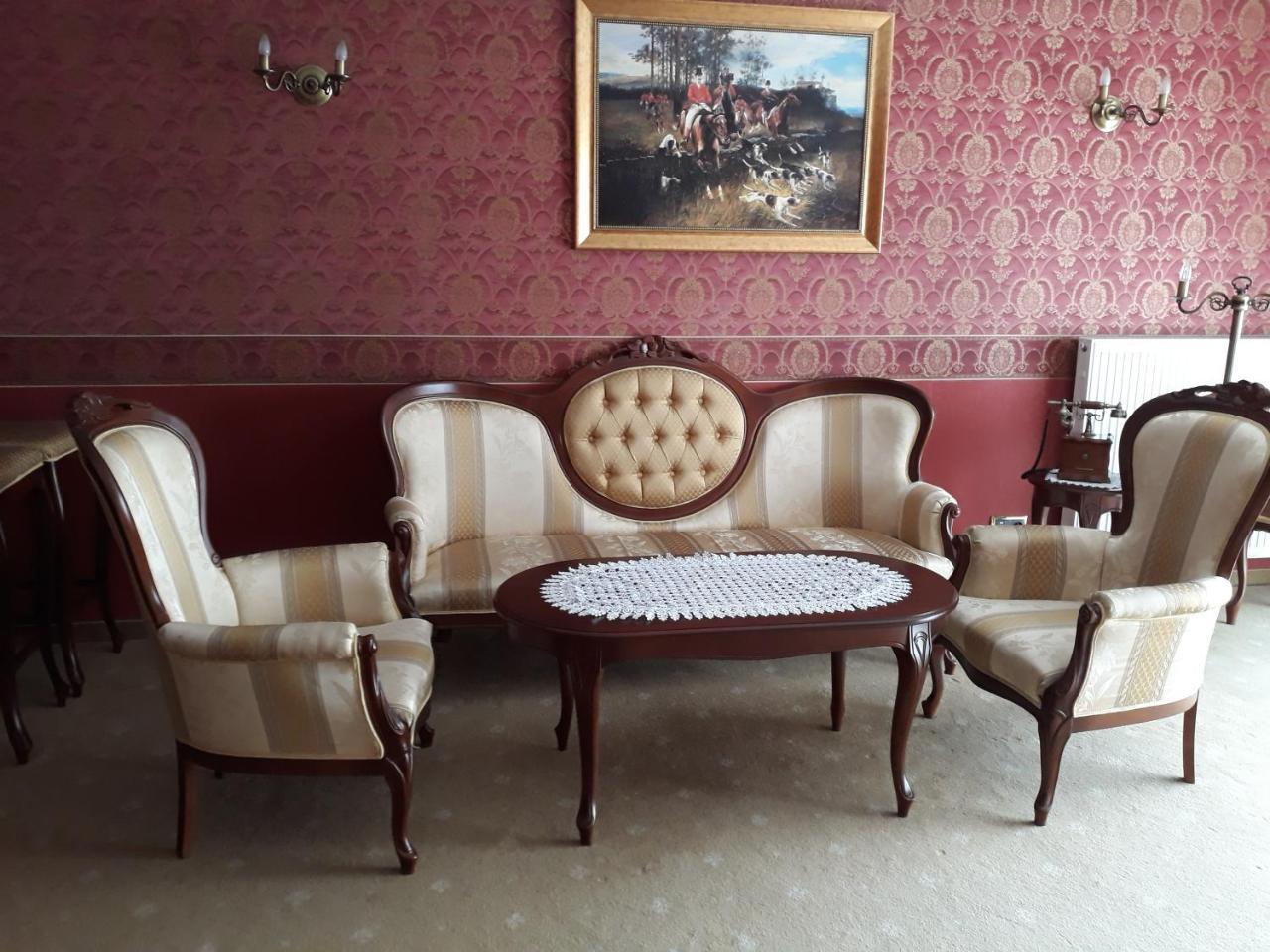 Hotel Imperium プシュチナ エクステリア 写真